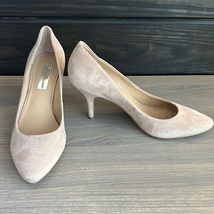 I.N.C international concepts suede pumps